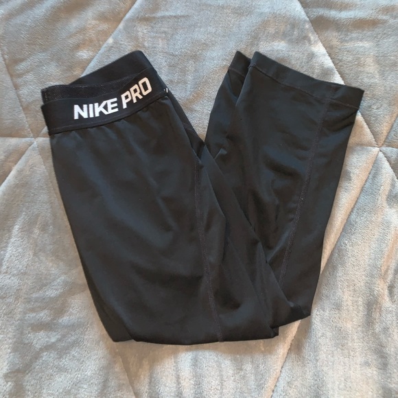Nike Pants - nike pro black basic capri leggings